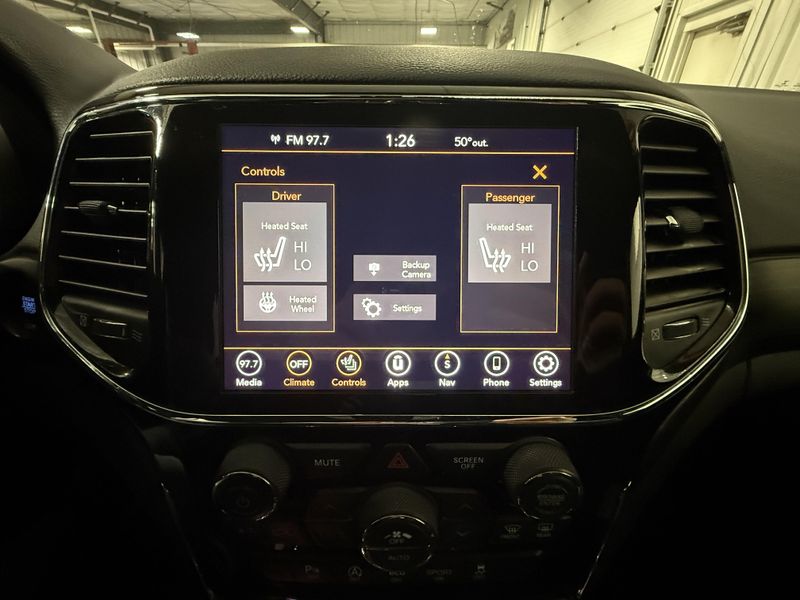 Used 2021 Jeep Grand Cherokee Laredo XImage 29