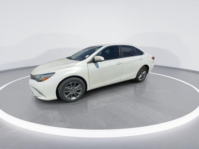 Used 2017 Toyota Camry XLEImage 4