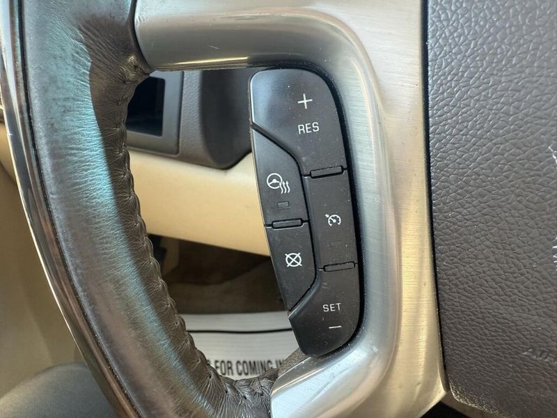 2013 Gmc Yukon XL 1500 Denali photo 15