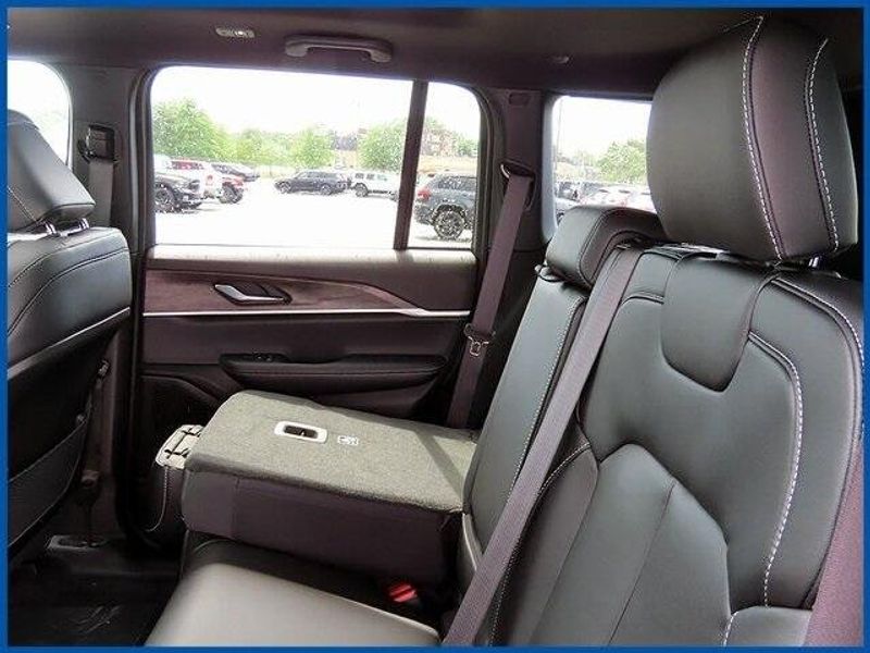 New 2025 Jeep Grand Cherokee LimitedImage 10