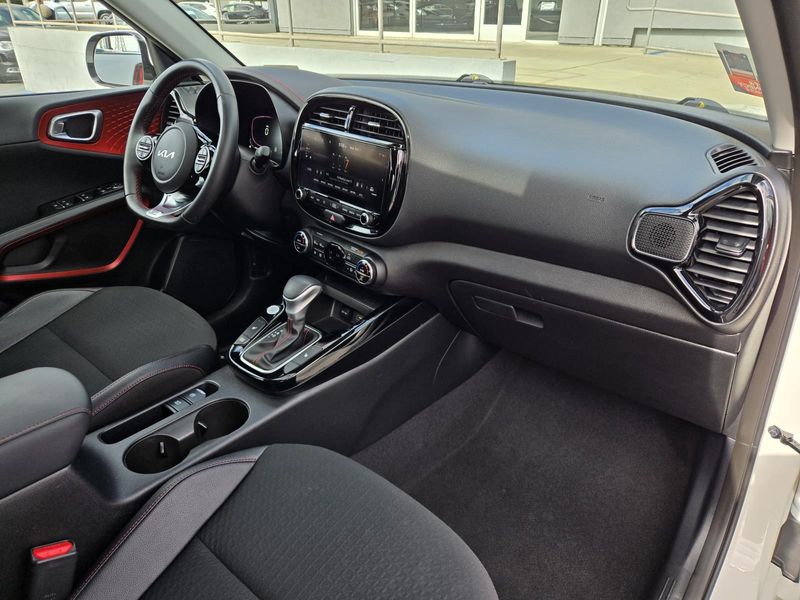 2023 Kia Soul GT-Line photo 31