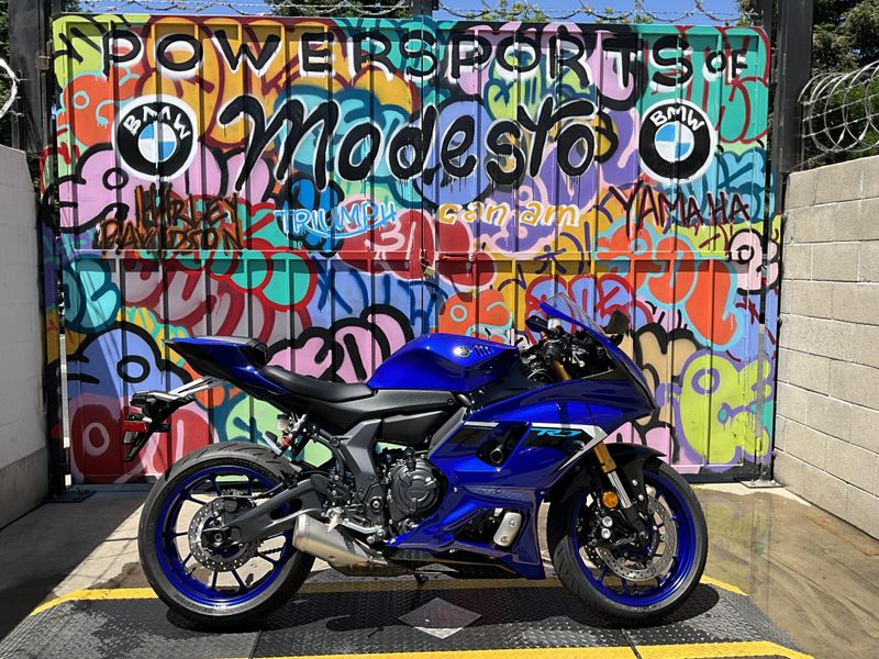 New 2025 Yamaha YZF-R7 Image 8