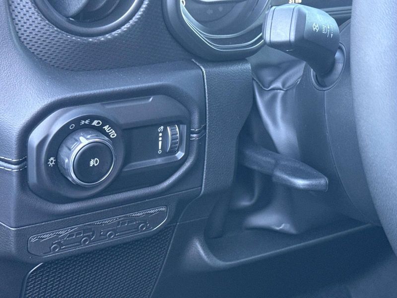 New 2026 Jeep Wrangler 4-door Rubicon