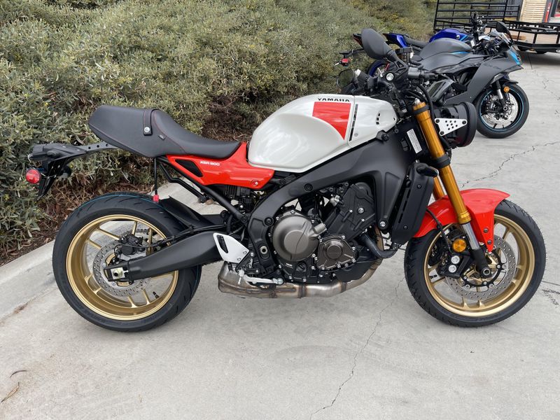 2025 Yamaha XSR900 Image 3