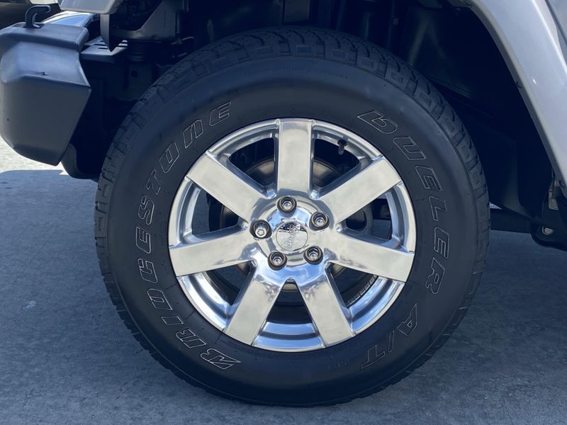 Used 2016 Jeep Wrangler Unlimited SaharaImage 8