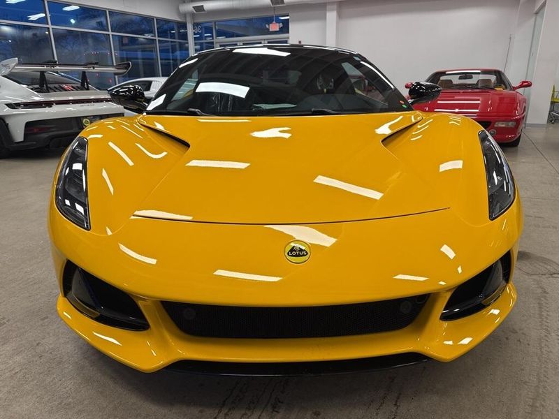 2024 Lotus Emira 