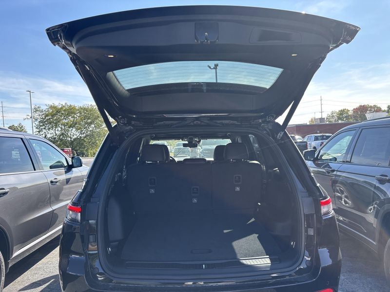 New 2025 Jeep Grand Cherokee Limited 4x4Image 12