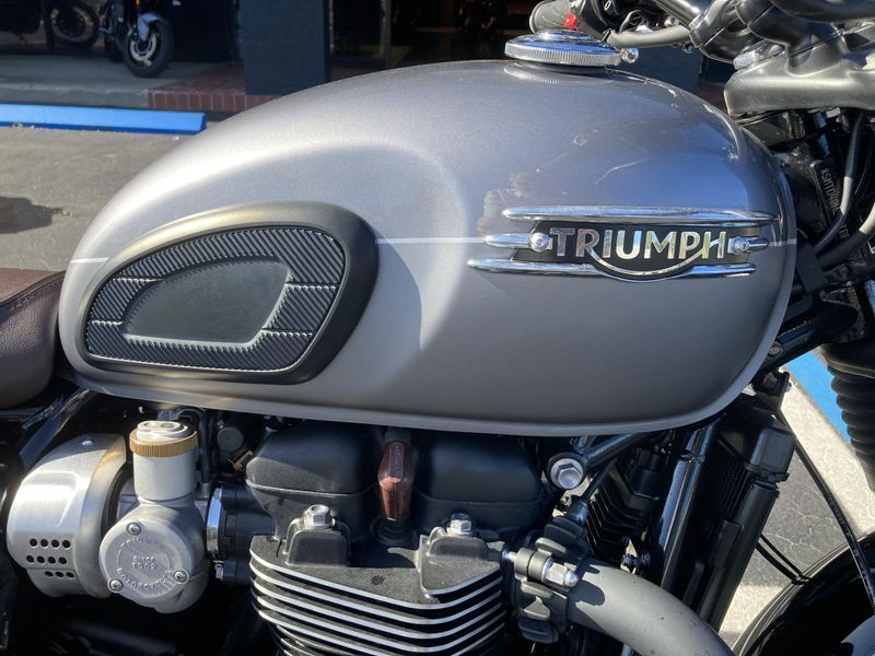 2024 Triumph Bonneville T120 Black 