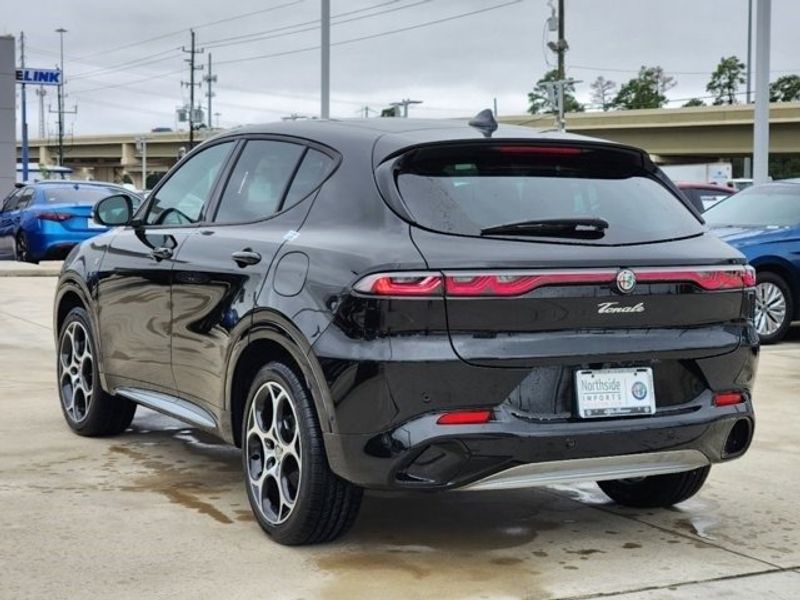 2024 Alfa Romeo Tonale Ti Eawd in a Alfa Black exterior color and Blackinterior. Northside Alfa Romeo of Houston 281-475-4549 alfaromeousaofnorthhouston.com 