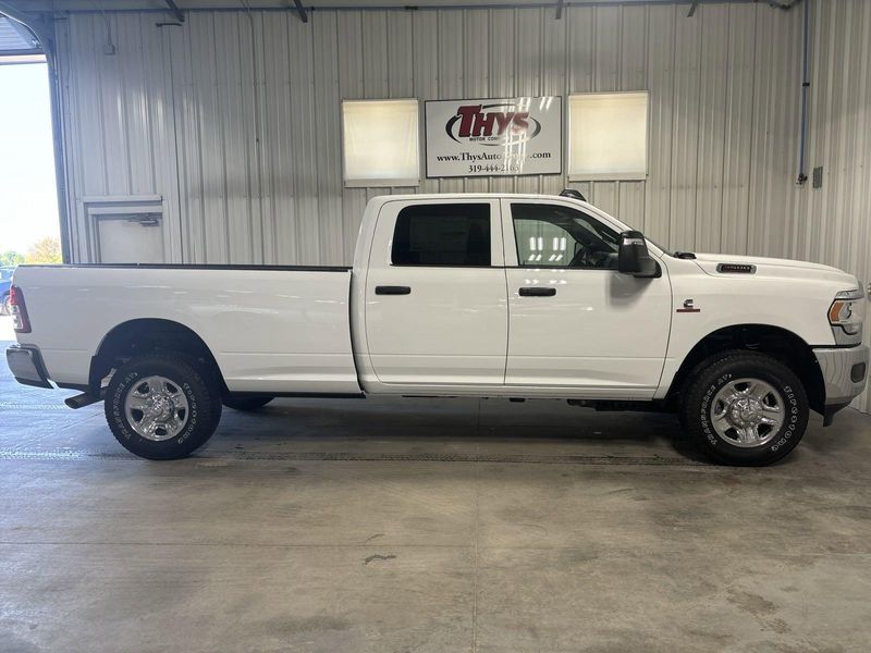 2024 RAM 3500 Tradesman Crew Cab 4x4 8