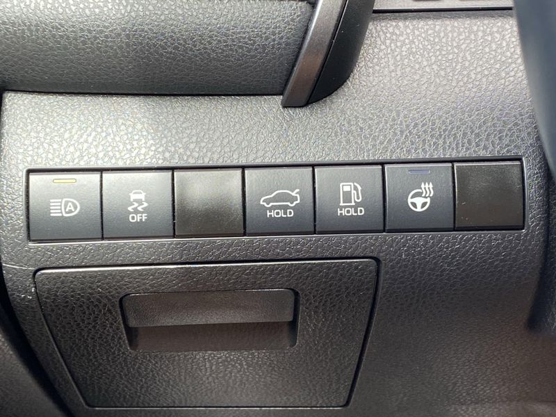 Used 2022 Toyota Camry SEImage 22