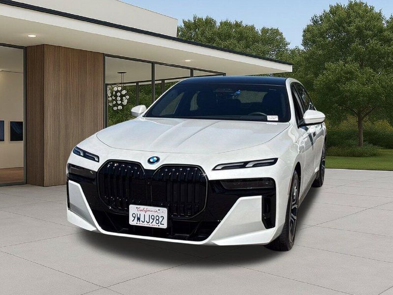 Used 2026 BMW 7 Series 750e xDriveImage 3