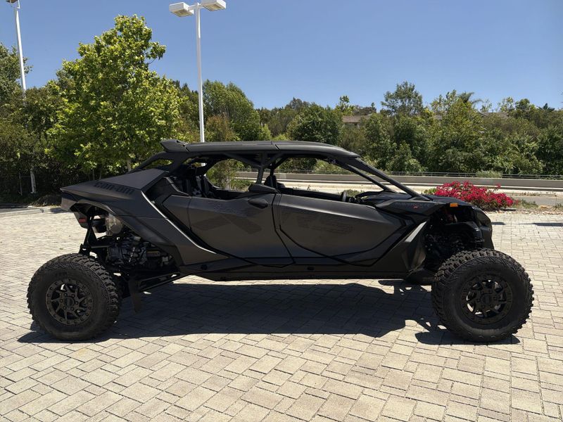 New 2026 Can-Am MAVERICK R MAX X RS 999T DCT Image 10