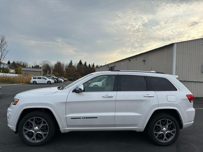 2019 Jeep Grand Cherokee OverlandImage 10