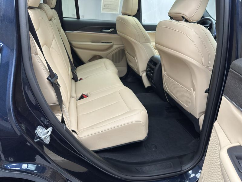 Used 2023 Jeep Grand Cherokee LimitedImage 16