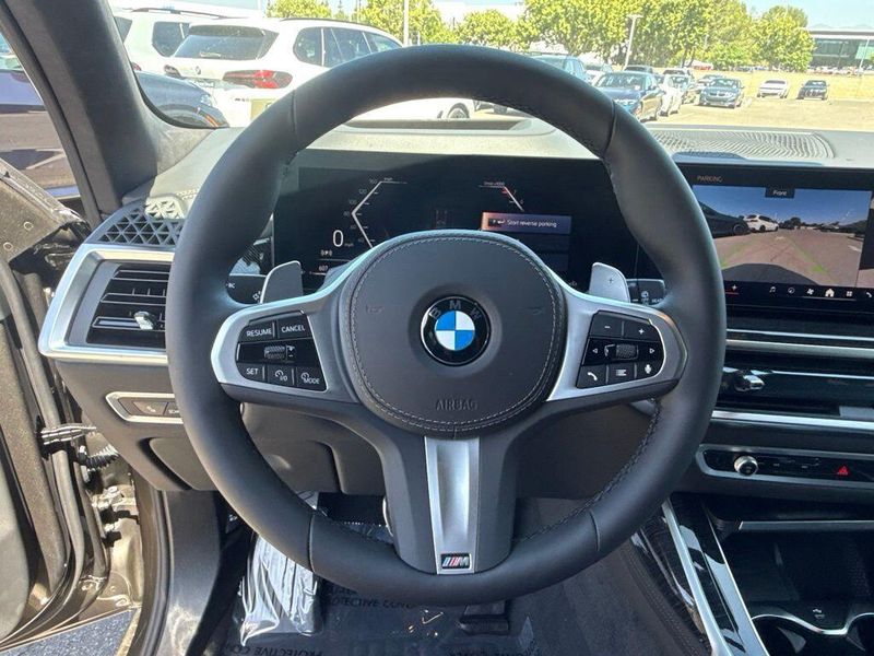 New 2027 BMW X7 xDrive40iImage 21