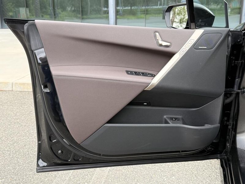 2025 BMW iX xDrive50Image 19