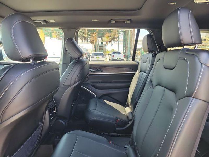 New 2026 Jeep Grand Cherokee L Limited 4x2