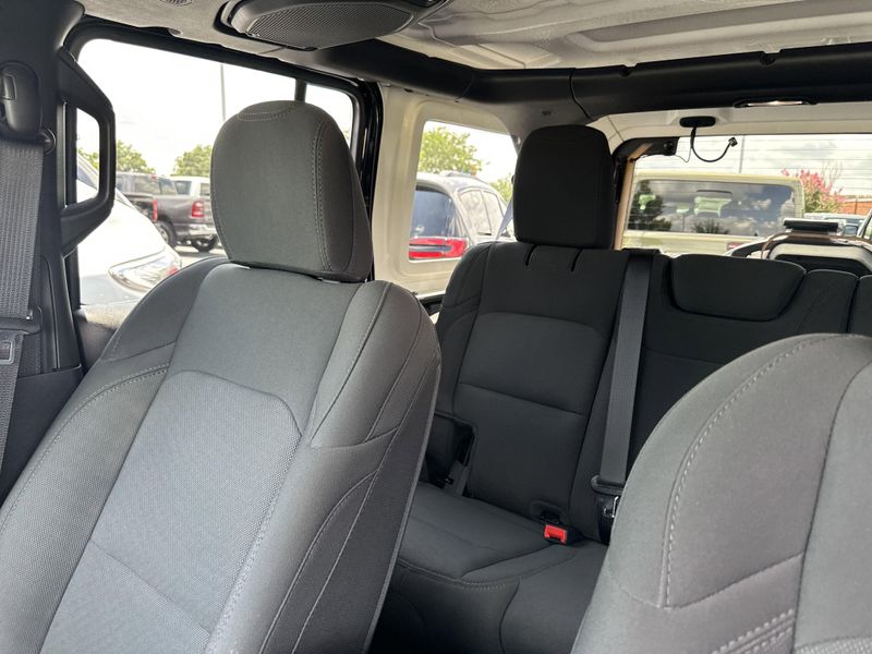 2021 Jeep Wrangler Unlimited Sport SImage 28