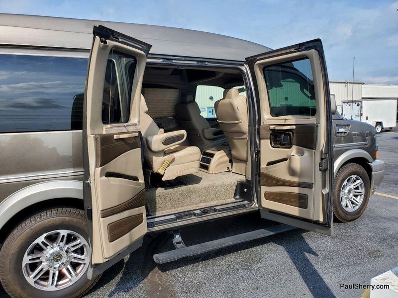 Used 2022 Chevrolet Express Cargo Image 12