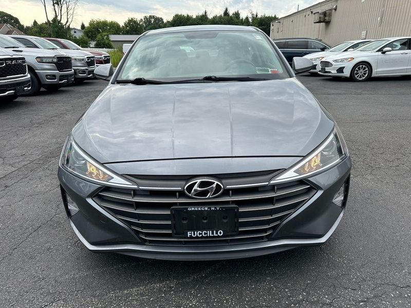 2019 Hyundai Elantra SEImage 10