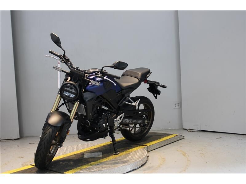 Used 2022 Honda CB300F Image 3