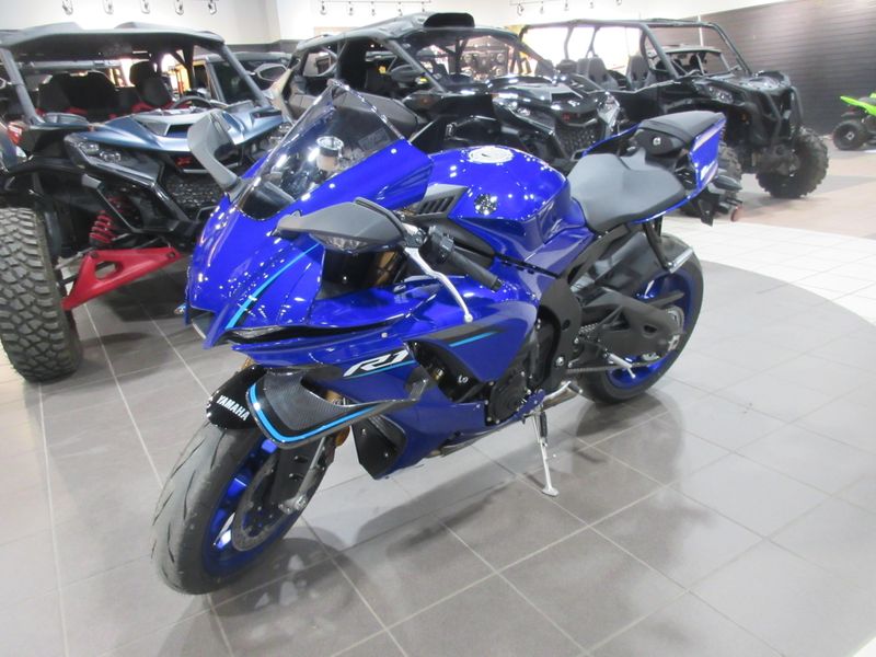 NEW 2026 YAMAHA YZF-R1 Image 4