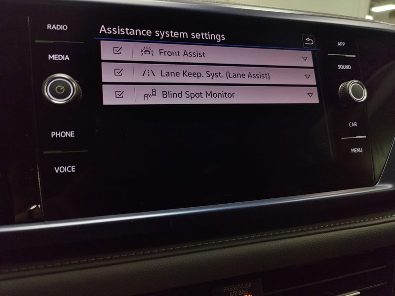 Used 2024 Volkswagen Taos SE AWD w/Sunroof & Black Plus PkgImage 9