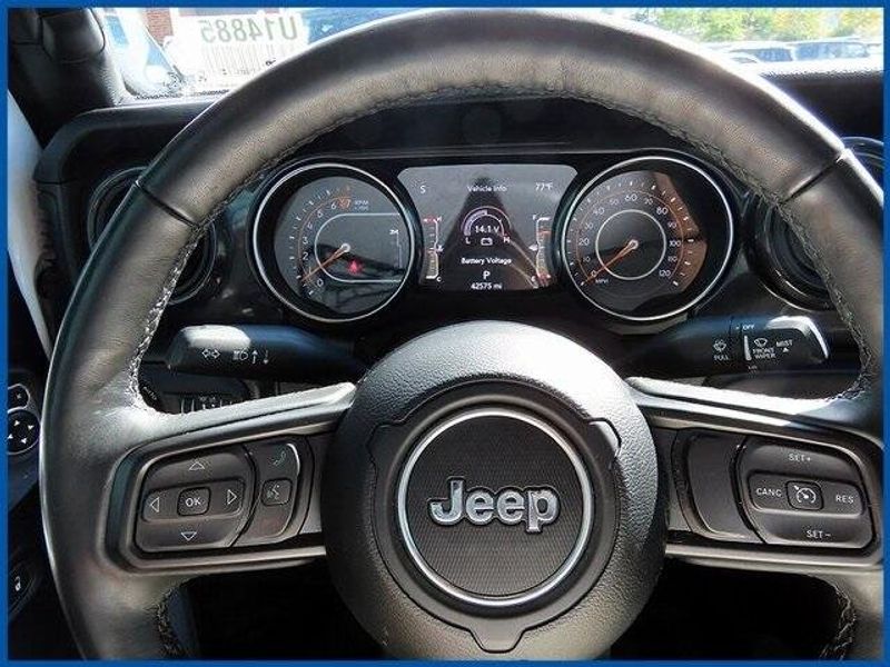2022 Jeep Gladiator Altitude photo 13