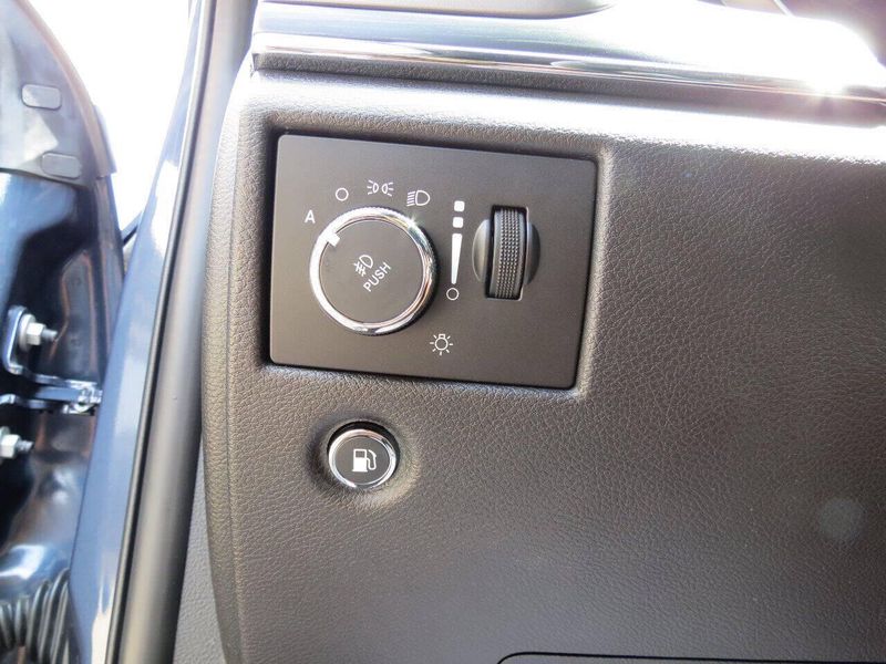 Used 2020 Jeep Grand Cherokee Limited 4x4 4dr SUVImage 13