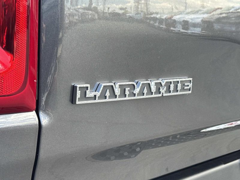 New 2026 RAM 1500 Laramie Crew Cab 4x4 6'4' Box