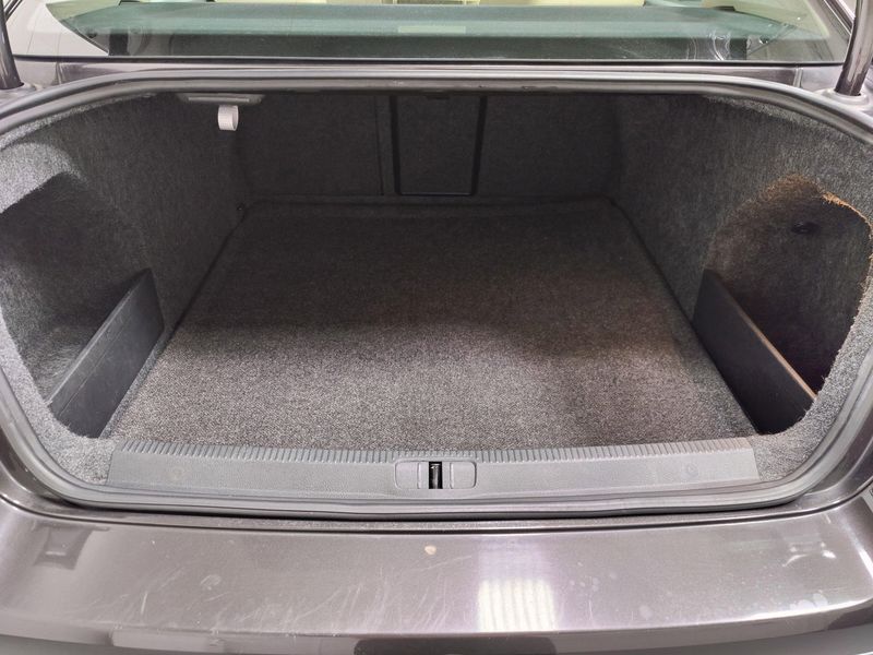 2010 Volkswagen Passat Sedan Komfort w/SunroofImage 20