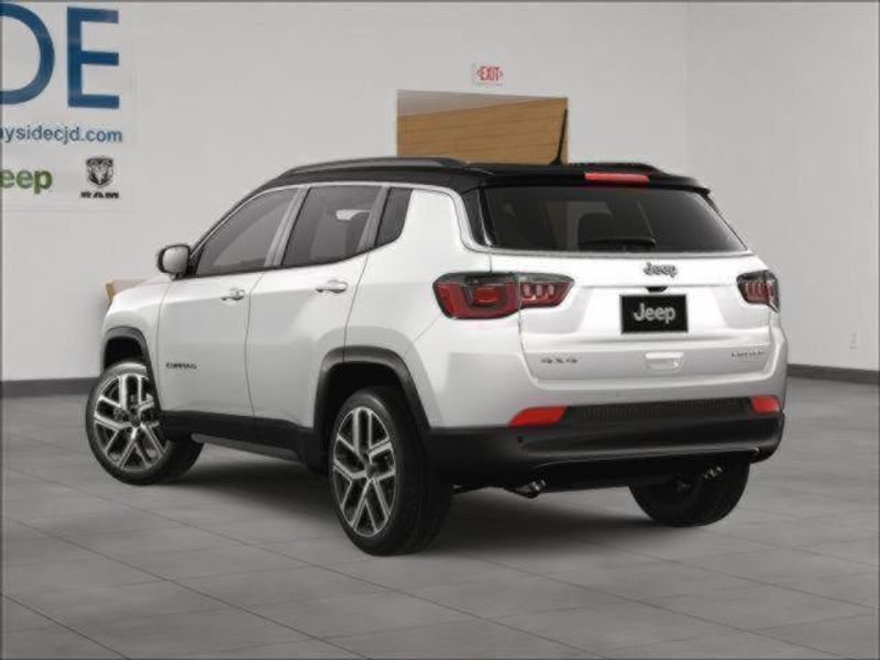 2025 Jeep Compass Limited photo 4