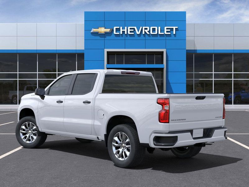 2025 Chevrolet Silverado 1500 CustomImage 3
