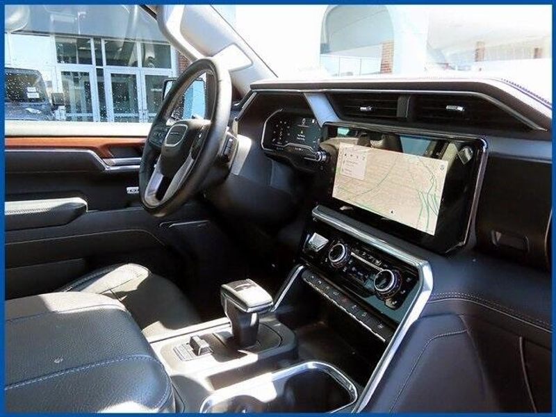 2023 GMC Sierra 1500 DenaliImage 9