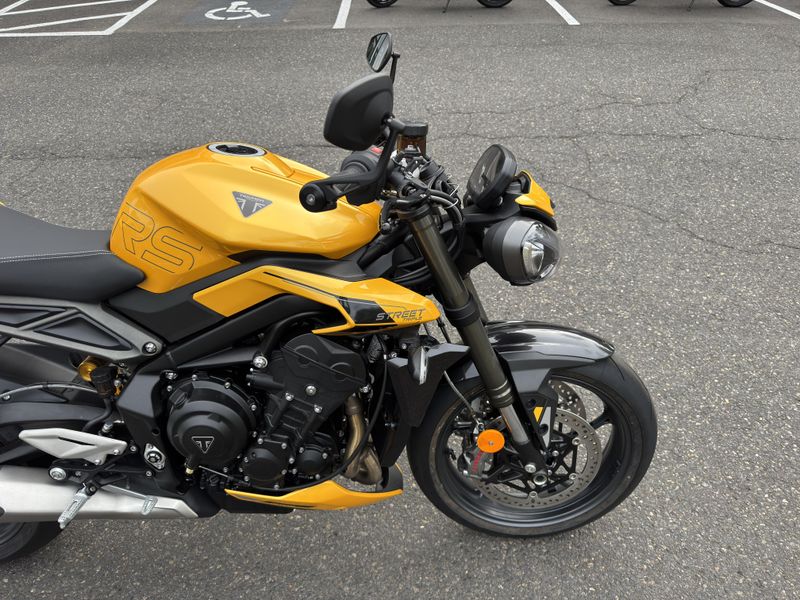 2025 Triumph Street Triple 765 RS - COSMIC YELLOW 