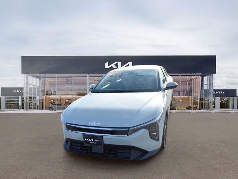 New 2026 Kia K4 LXSImage 8