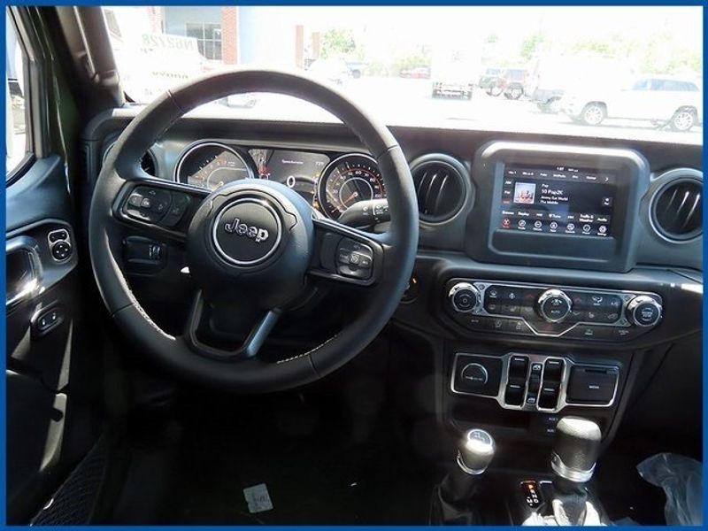 2023 Jeep Gladiator SportImage 13