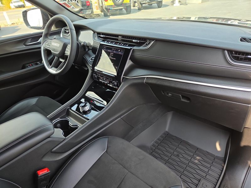 2023 Jeep Grand Cherokee Altitude X photo 18