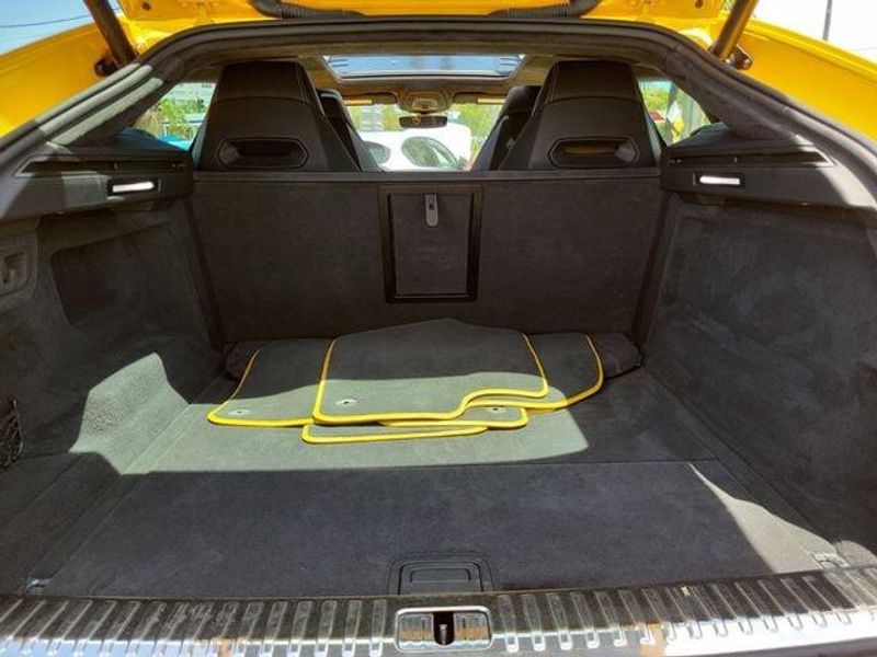 2019 Lamborghini Urus photo 8
