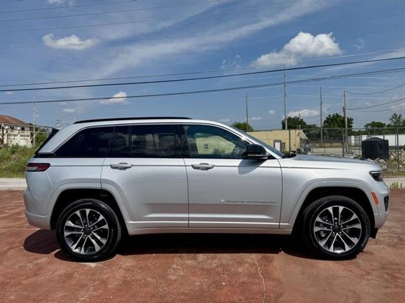 2025 Jeep Grand Cherokee Overland 4x4Image 4