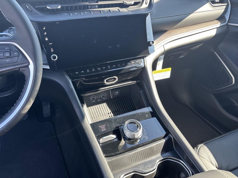 New 2026 Jeep Grand Cherokee Limited Reserve 4x4Image 33