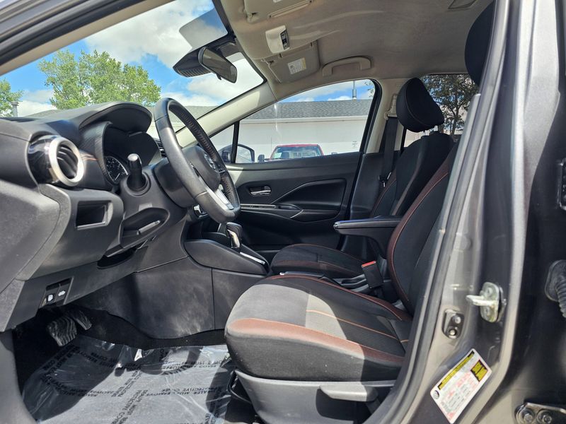 2020 Nissan Versa SRImage 9