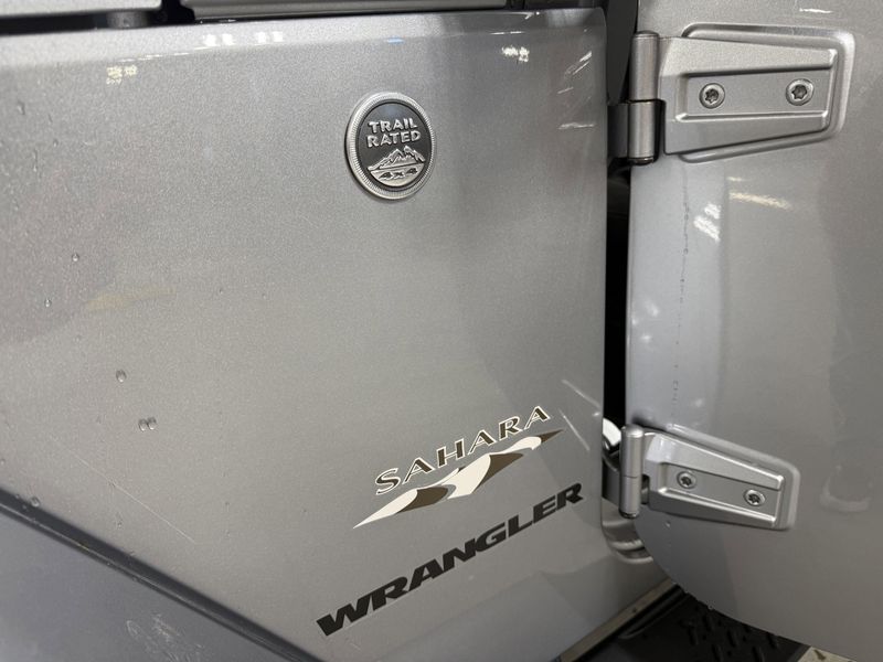 Used 2017 Jeep Wrangler JK SaharaImage 16