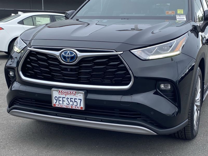2022 Toyota Highlander PlatinumImage 9