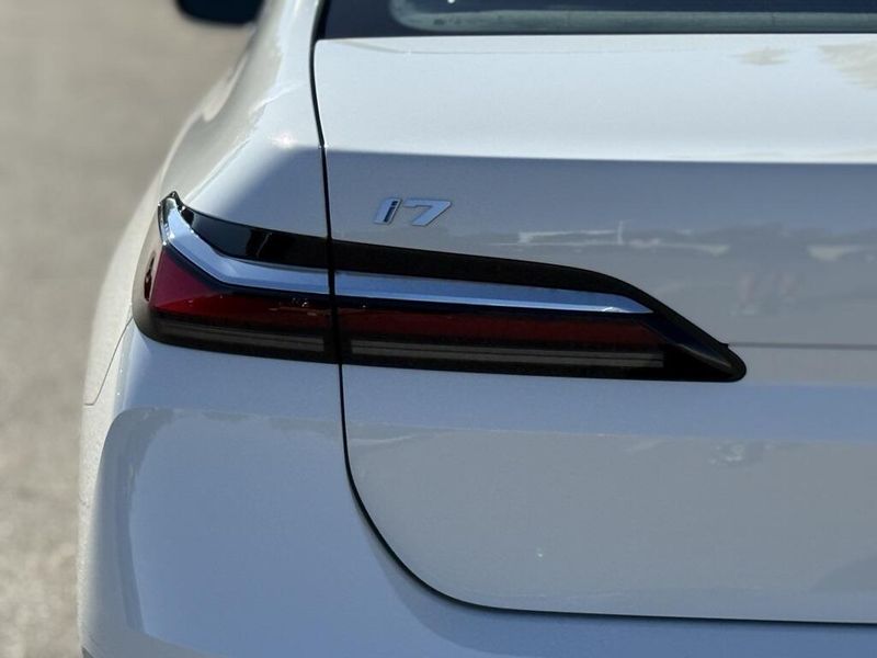 Used 2025 BMW i7 eDrive50Image 15