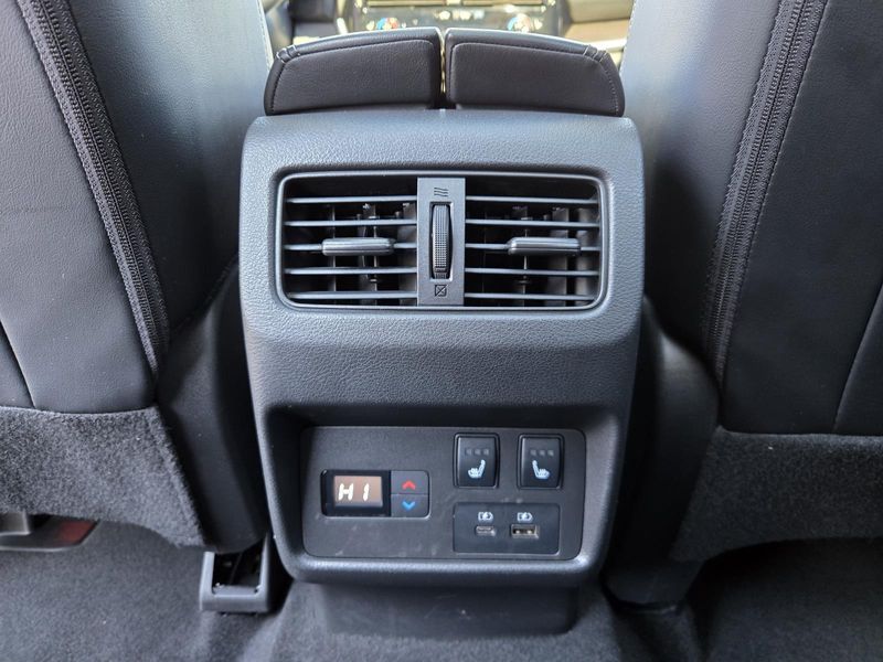Used 2022 Nissan Rogue FWD Platinum