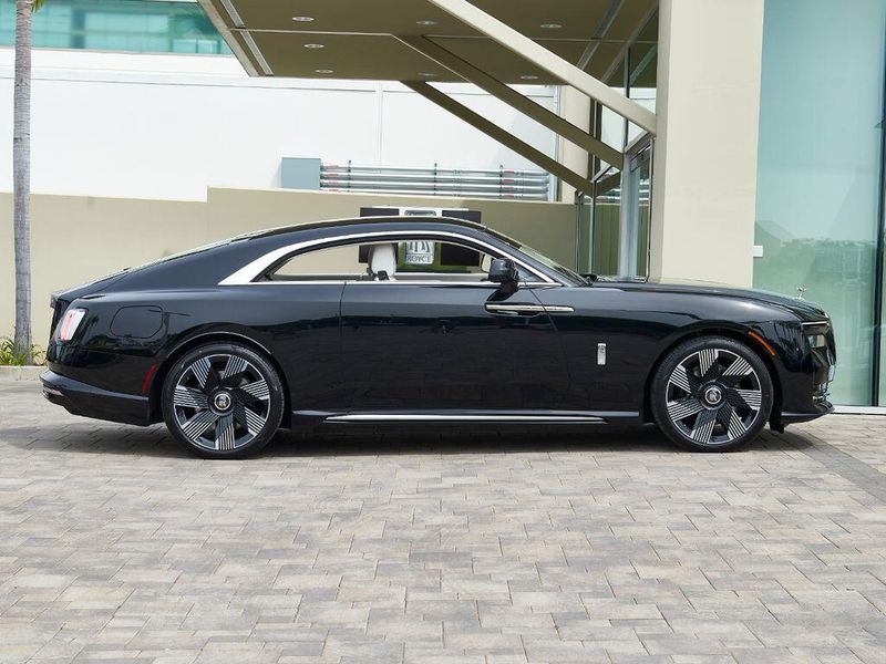 New 2026 Rolls-Royce Spectre Image 10