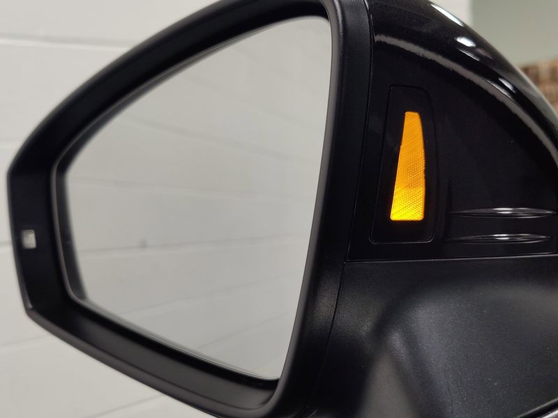 Used 2024 Volkswagen Tiguan SEL R-Line AWD w/Sunroof/NavImage 25