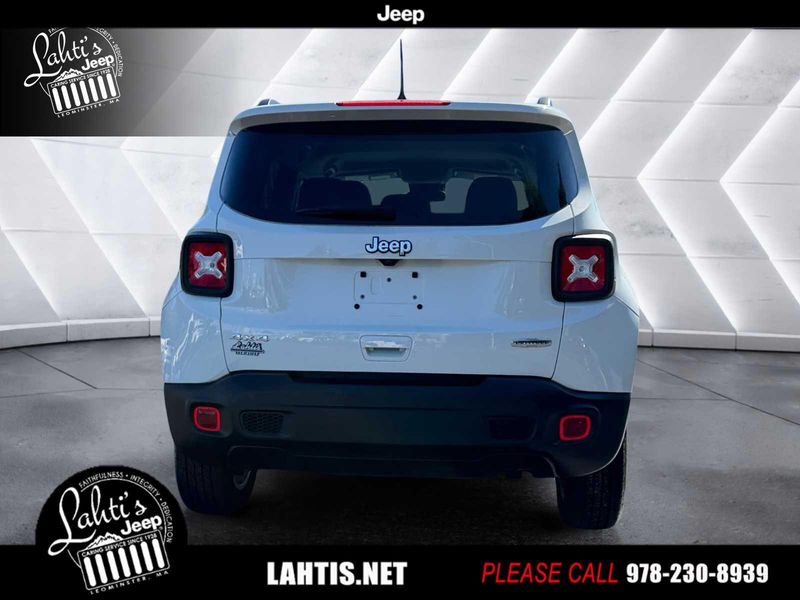 2022 Jeep Renegade Latitude photo 5